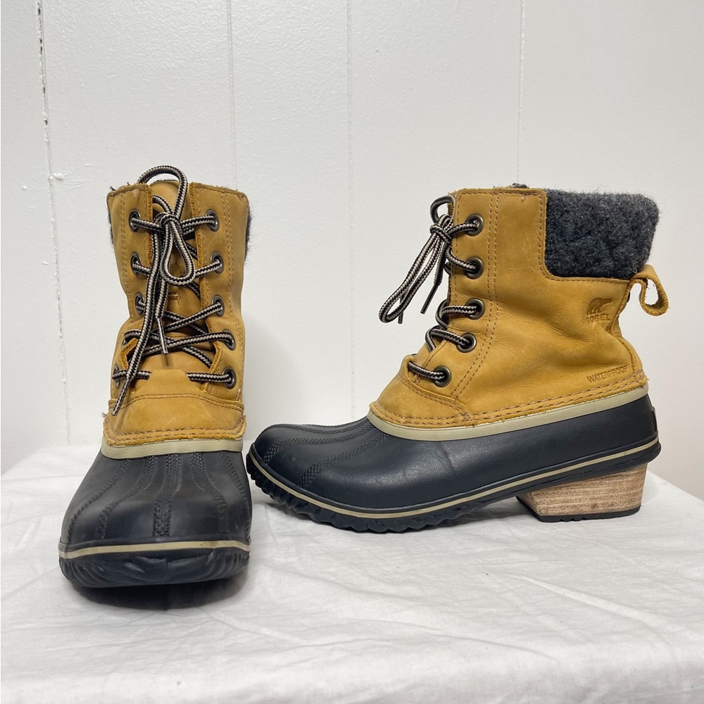 Sorel Woman’s slimpack II boots size 8 tan Lace Up Winter snow rain Waterproof
